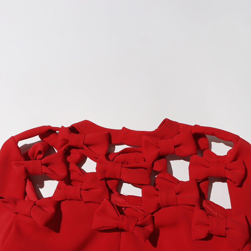 Robe amincissante rouge à motif de nœud creux, style mondain et tendance