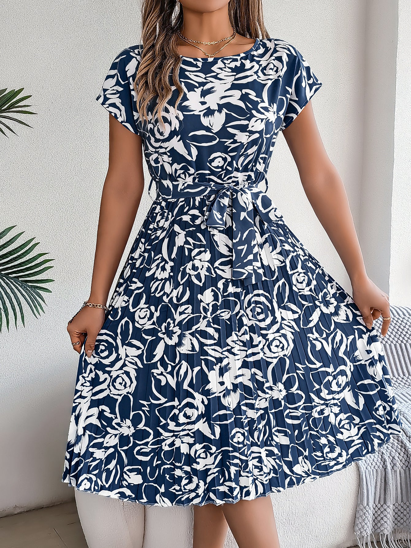 Robe plissée à manches courtes et ourlet large, élégante, style européen et américain