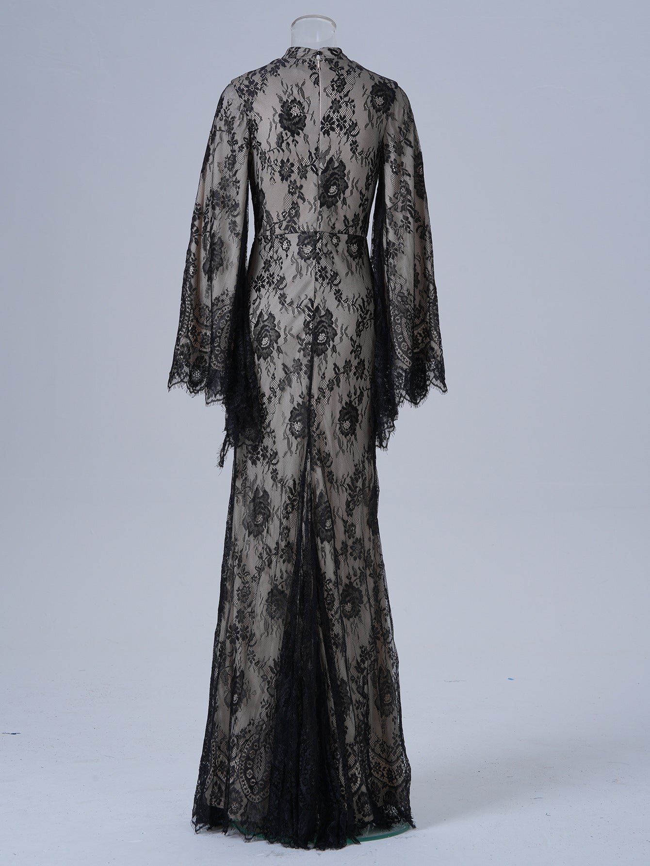 Long Sleeve Round Neck Lace Banquet Dress