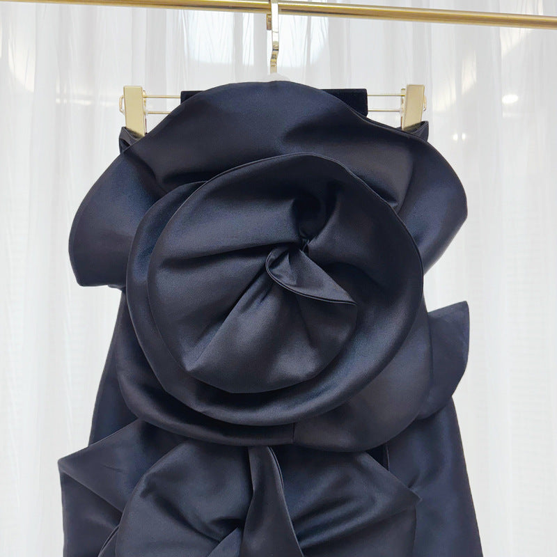 Robe tube à lacets à grandes fleurs en trois dimensions chic