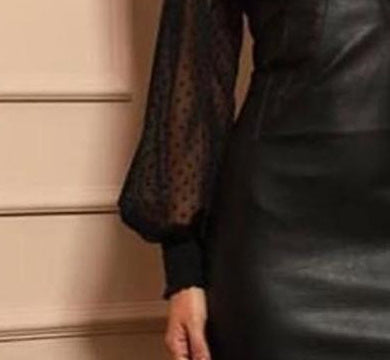 Jupe moulante en cuir noir avec coutures en maille
