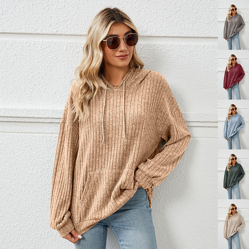 Pull tricoté à capuche et à rayures avec poche kangourou