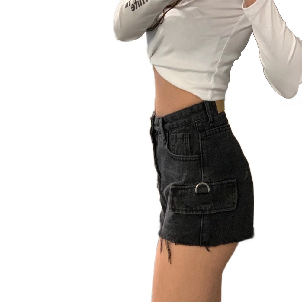 Short brut à jambes larges et chaîne en jean taille haute