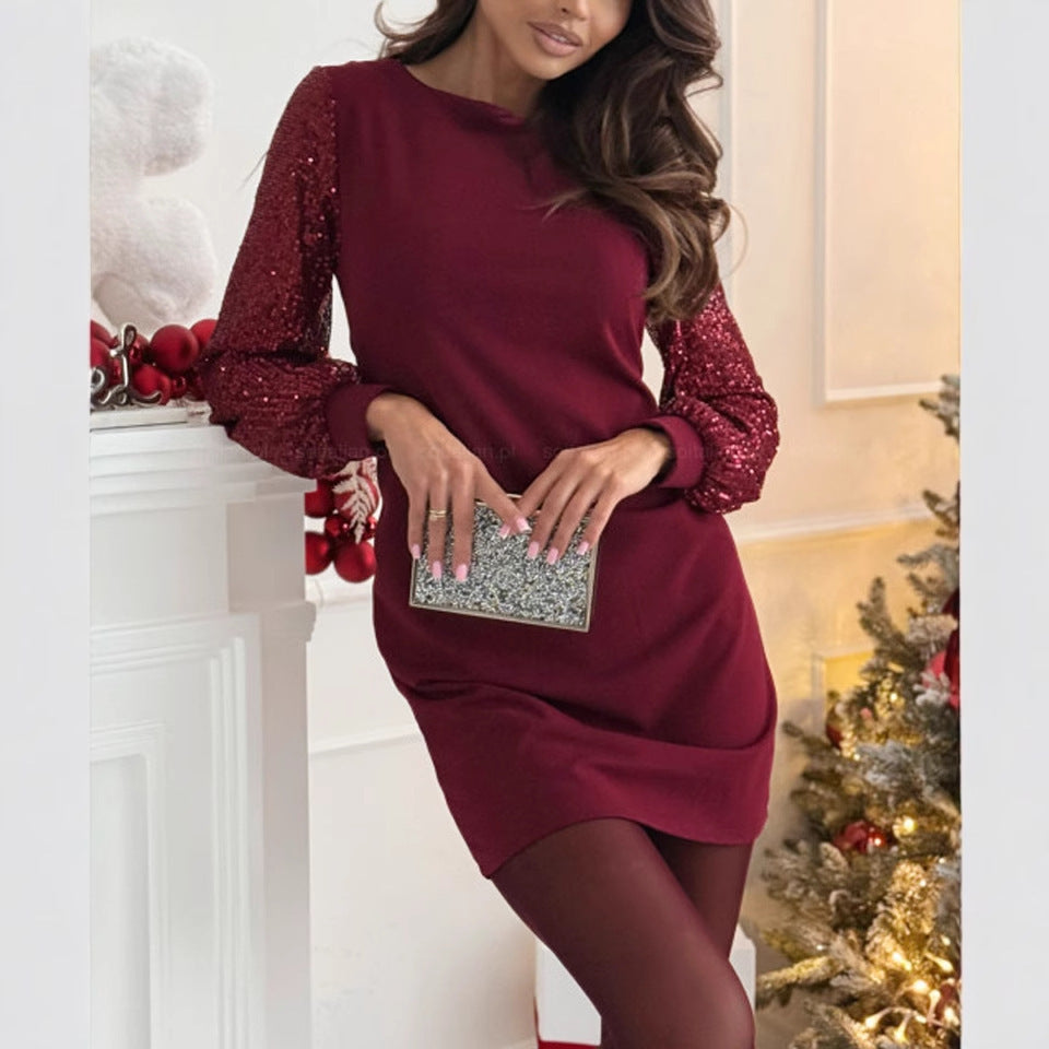 Robe à paillettes et manches longues à col rond et coutures apparentes