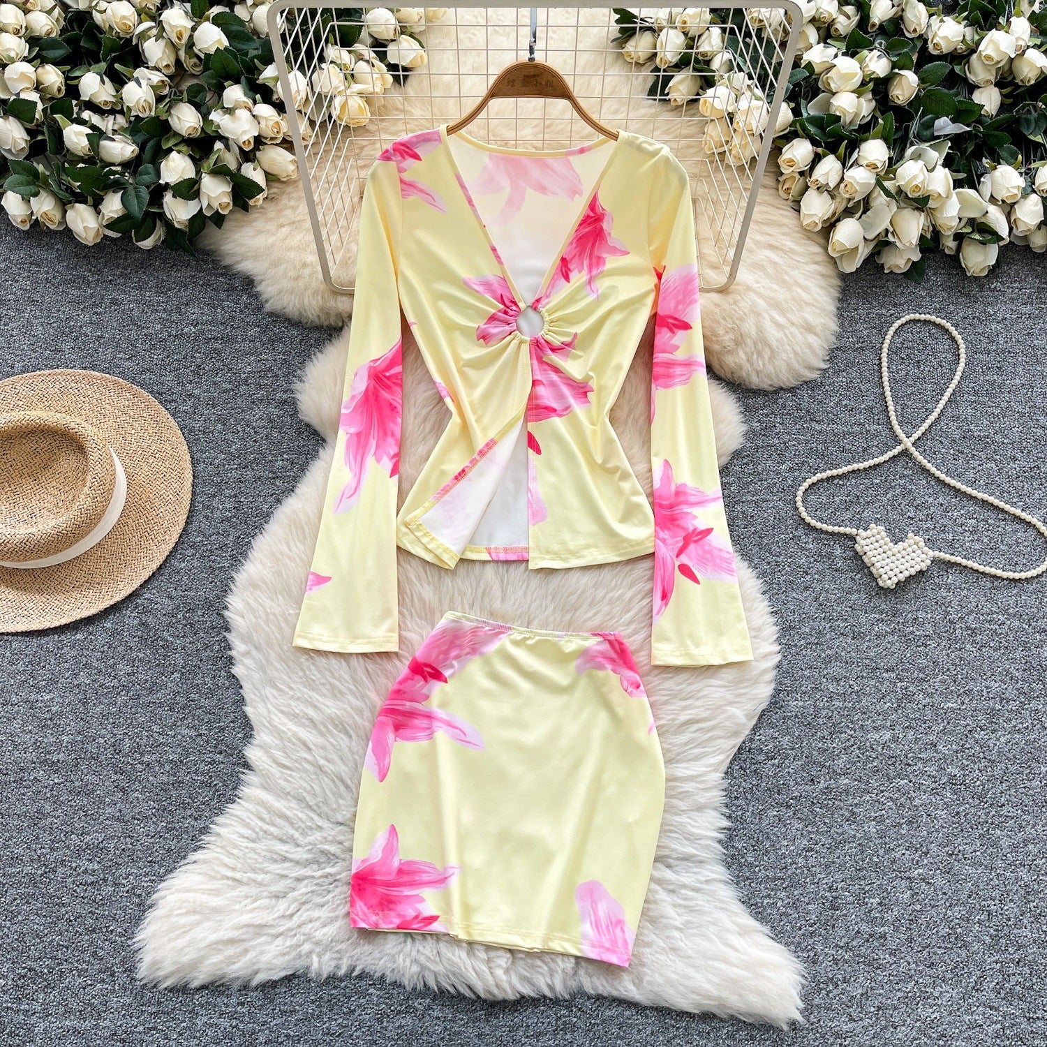 Sheer Alluring Cutout V-Neck Split-Edge Long-Sleeve Printed Top And Skirt Set