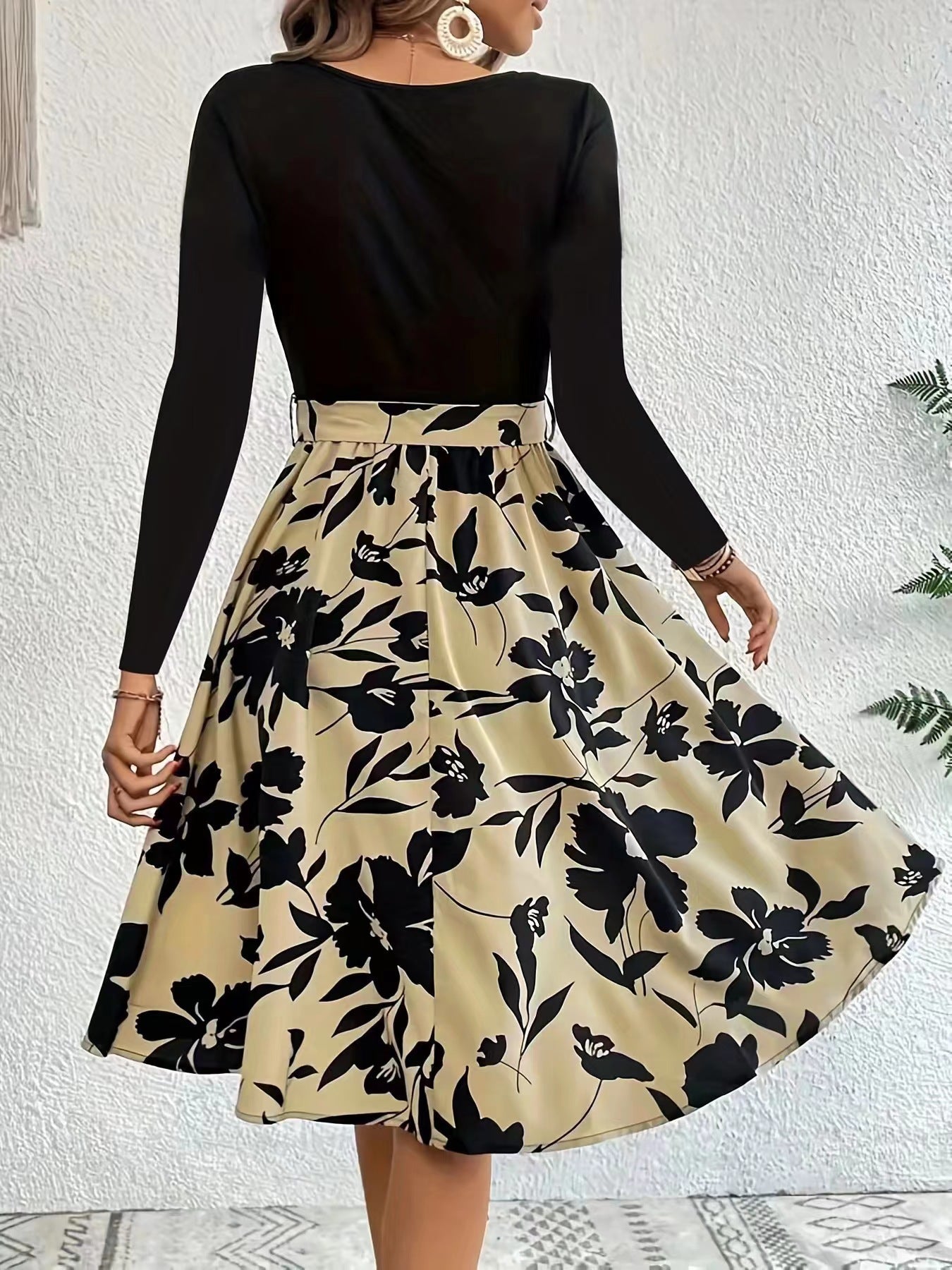 Robe à manches longues et col rond à imprimé floral, coupe ajustée, vêtements pour femmes