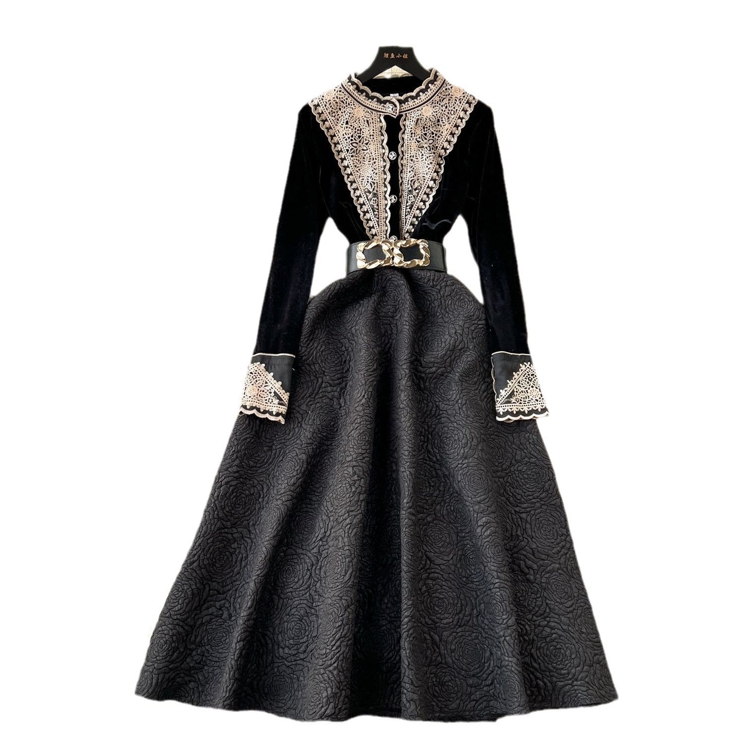 Robe brodée à la machine de style cour vintage française