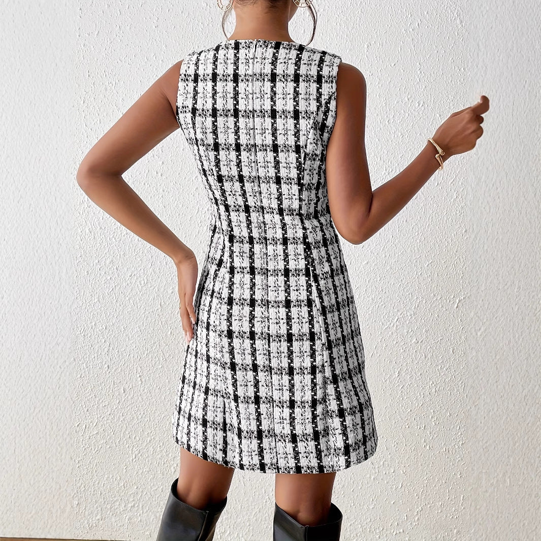 Sleeveless Elegant Dress With Bow Accessory For A Slimming Effect