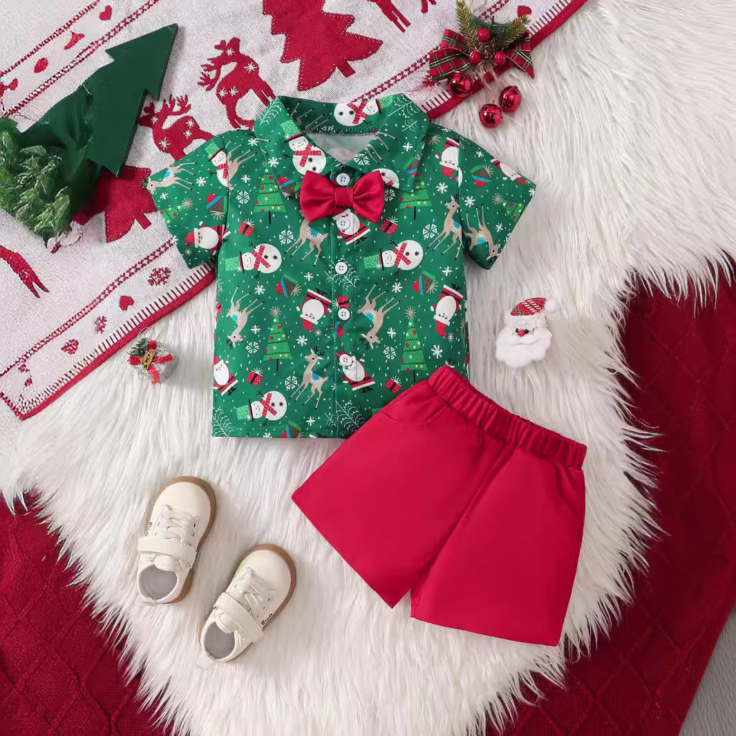 Ensemble deux pièces pour garçon, petit et moyen, avec chemise à manches courtes et short imprimés de Noël