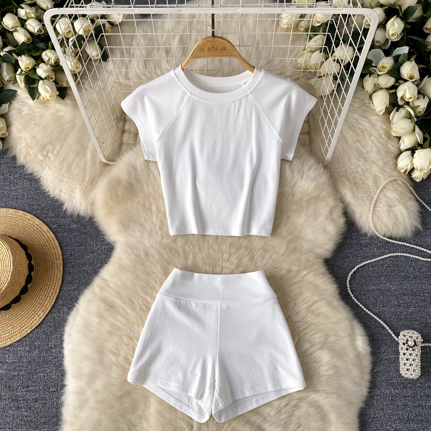 Crew-neck Cropped T-shirt High-waisted Slimming Shorts