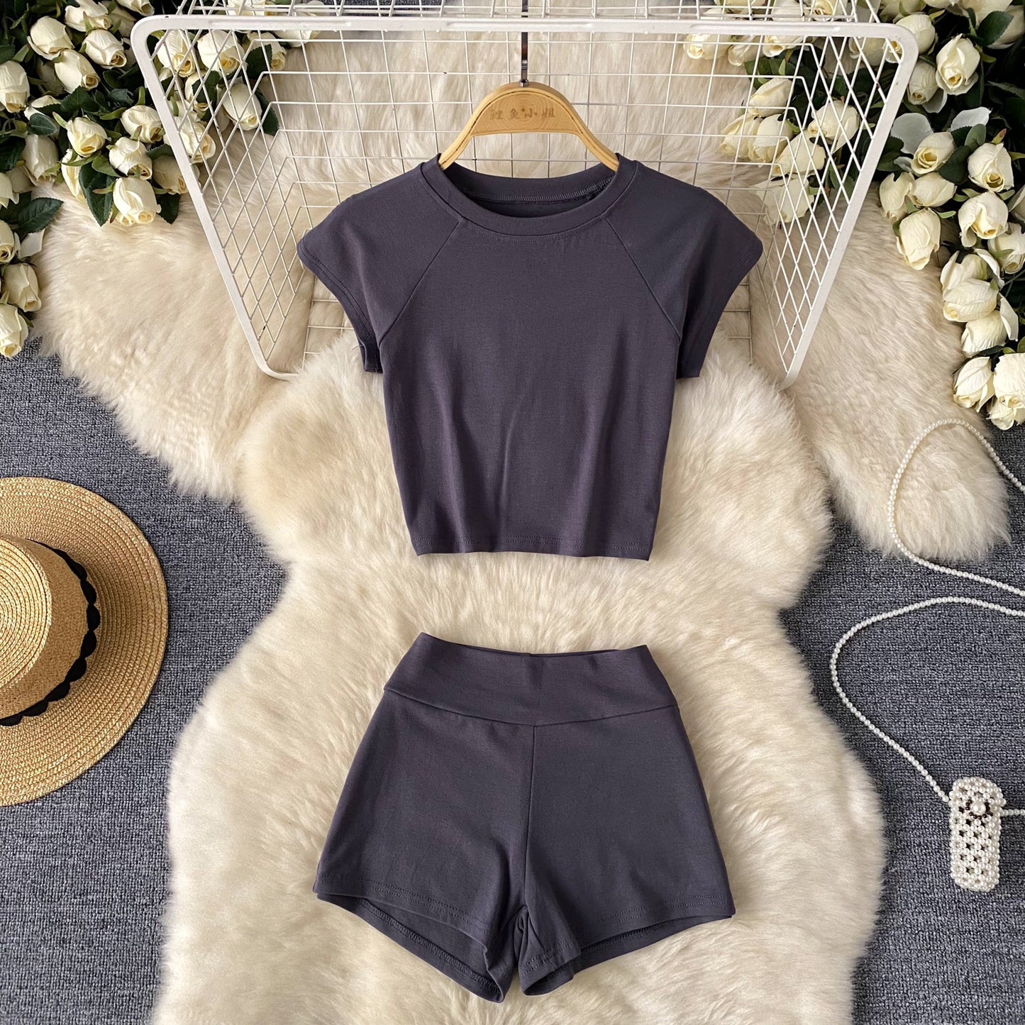 Crew-neck Cropped T-shirt High-waisted Slimming Shorts