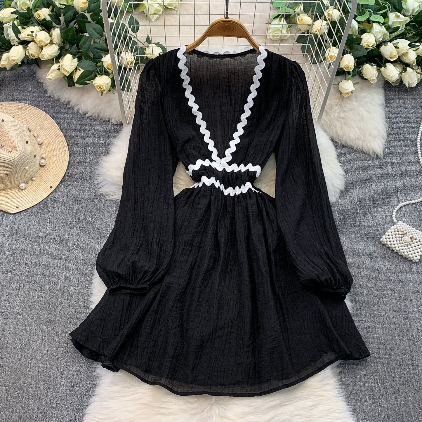 French Style Vacation Gentle Blue Wavy V-neck Dress