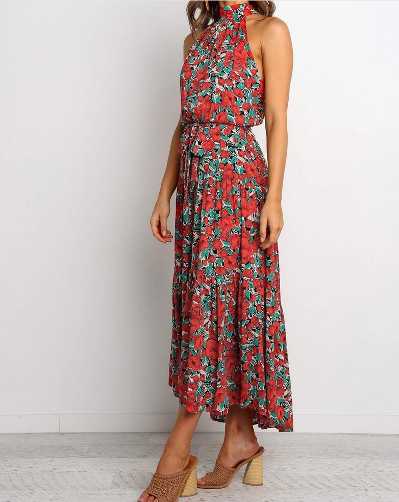 Robe fleurie chaude pour le printemps et l'été