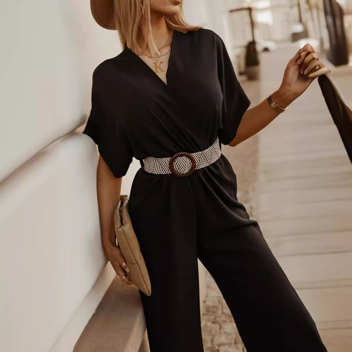 Combinaison ample à manches courtes et jambes larges avec ceinture nouée