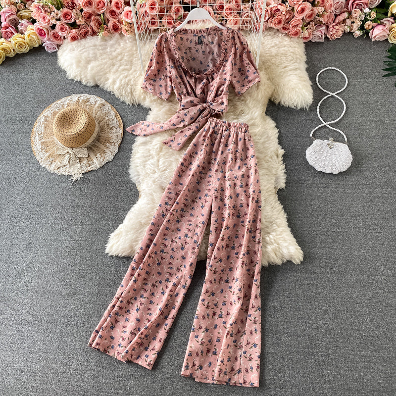 Chemise courte en mousseline de soie à col carré et taille rétro