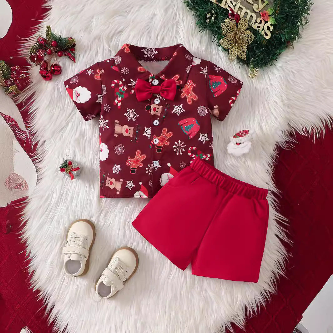 Ensemble deux pièces pour garçon, petit et moyen, avec chemise à manches courtes et short imprimés de Noël