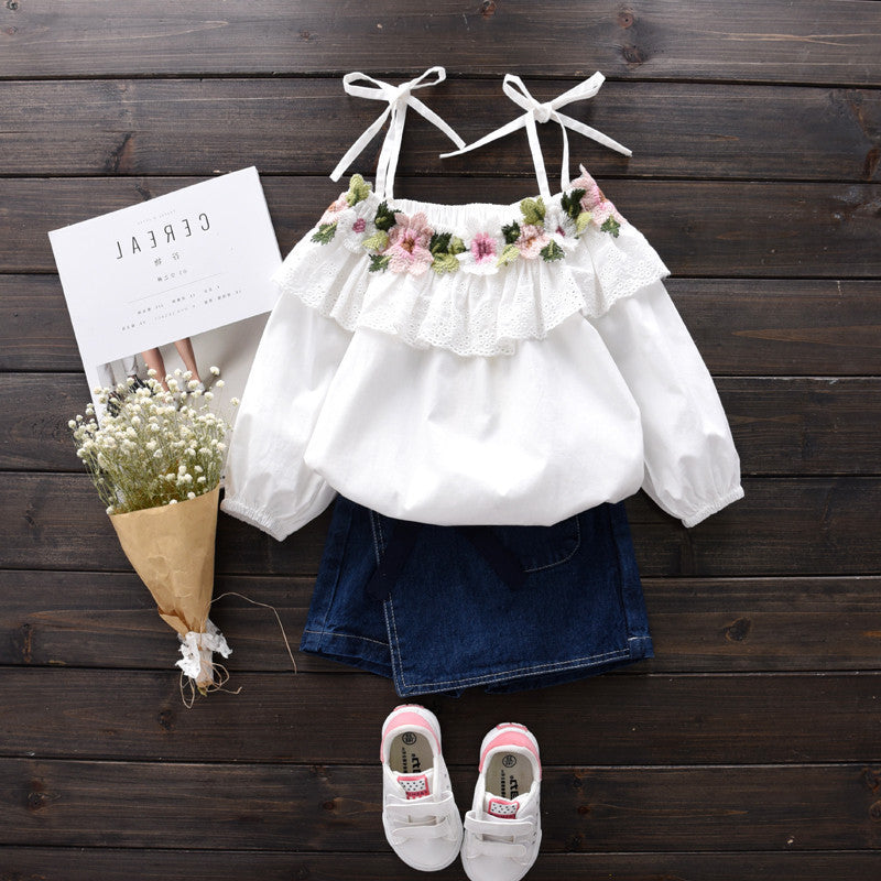 Girl's T-shirt with embroidered suspender