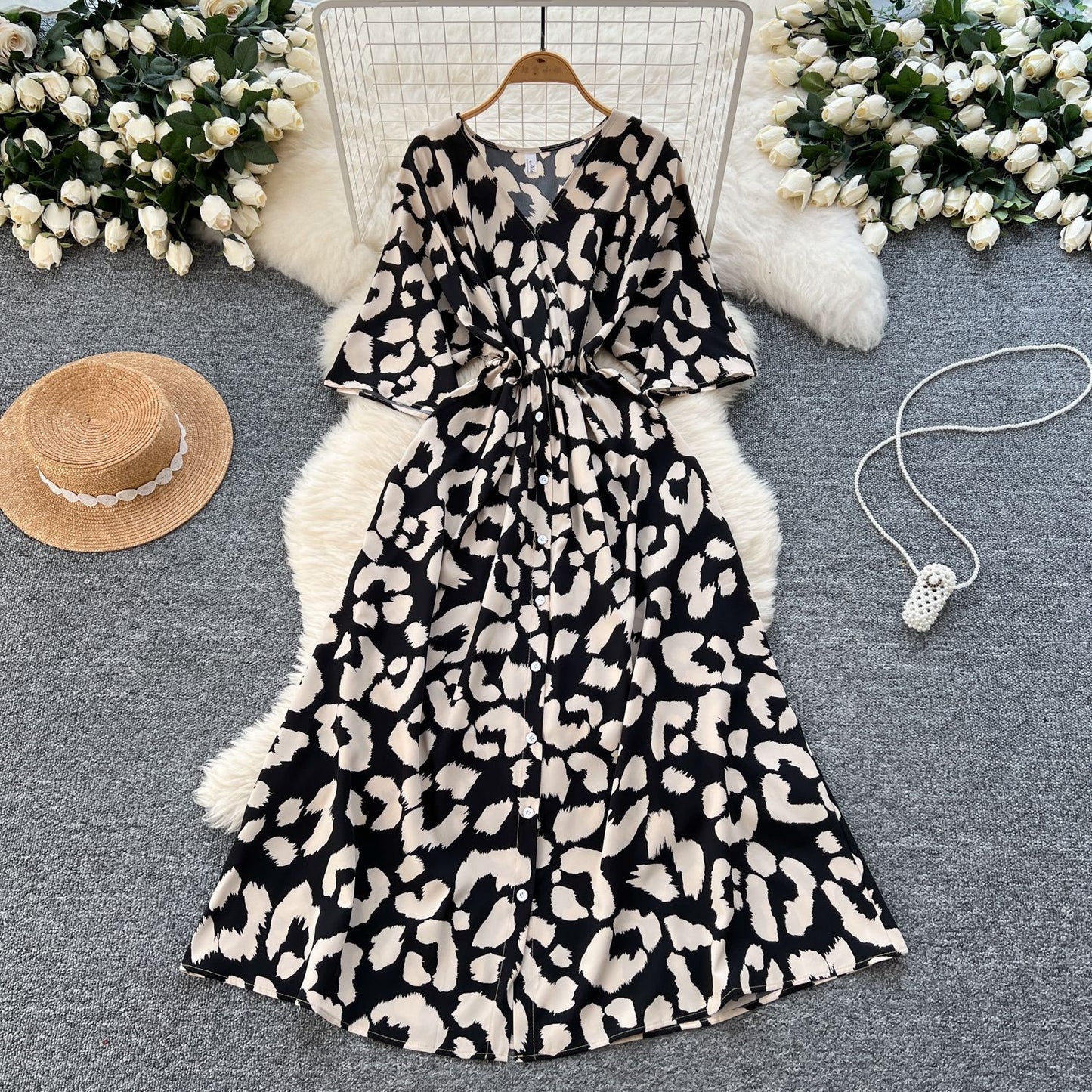 Five-quarter-sleeve Fitted-waist Single-breasted Printed Dress
