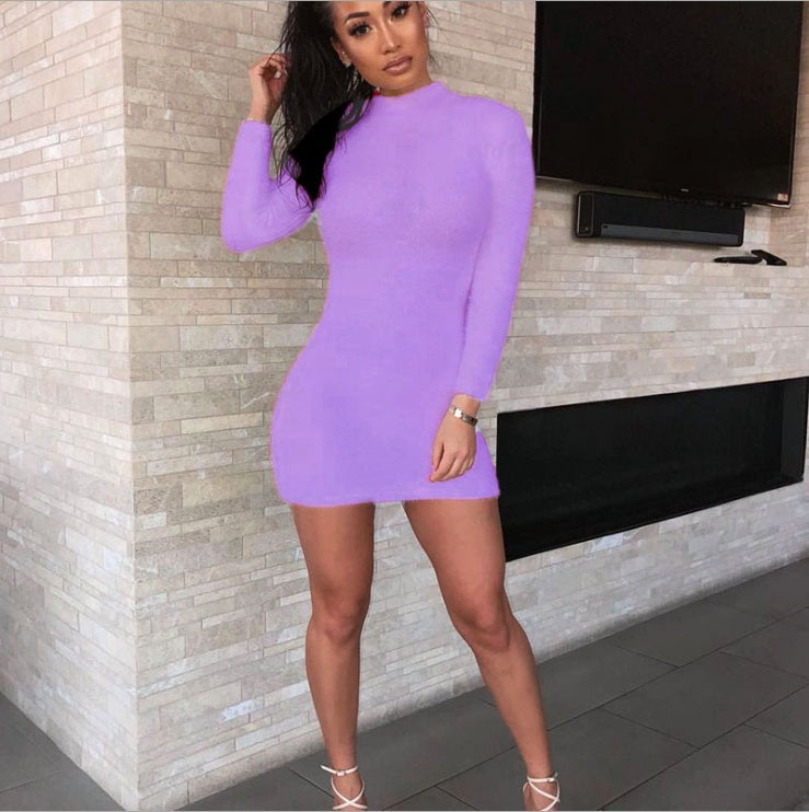 Robe sexy à col montant et sac slim en peluche 