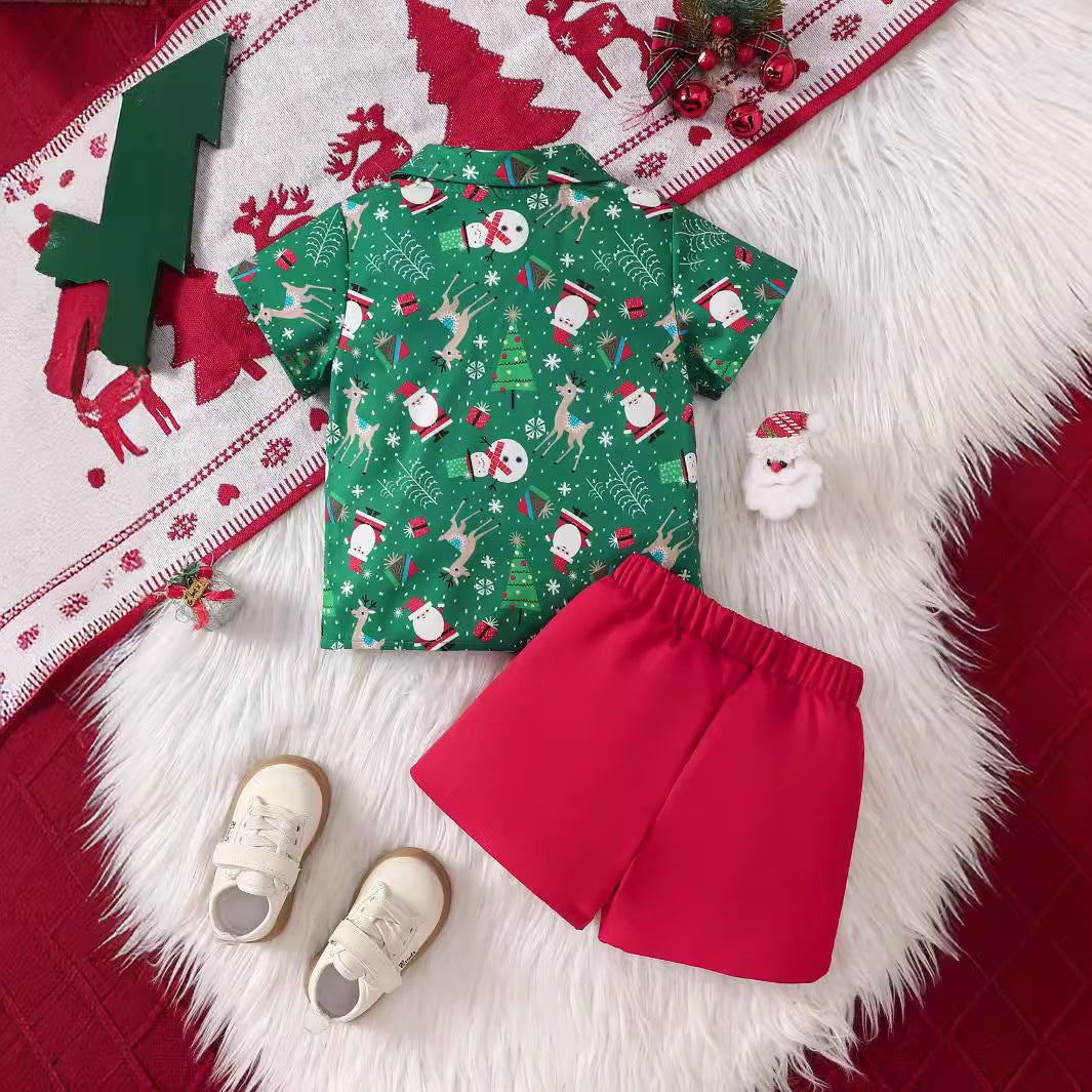 Ensemble deux pièces pour garçon, petit et moyen, avec chemise à manches courtes et short imprimés de Noël