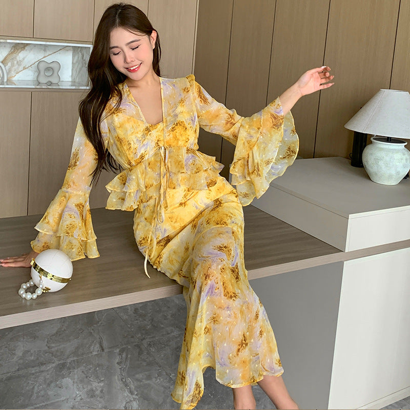 Women's Fashionable Mermaid Bell Sleeve Dress