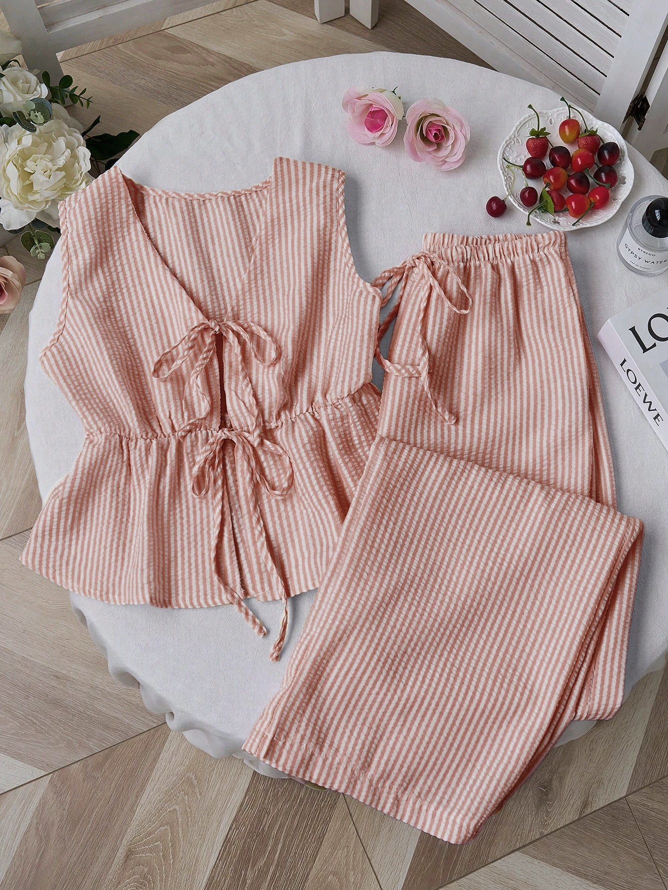 Loose-fit Tank Top With Tie Details Paired With Solid-color Pants
