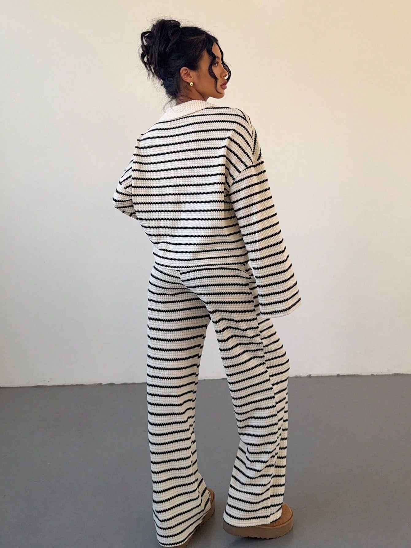 T-shirt And Elastic Waist Striped Pants