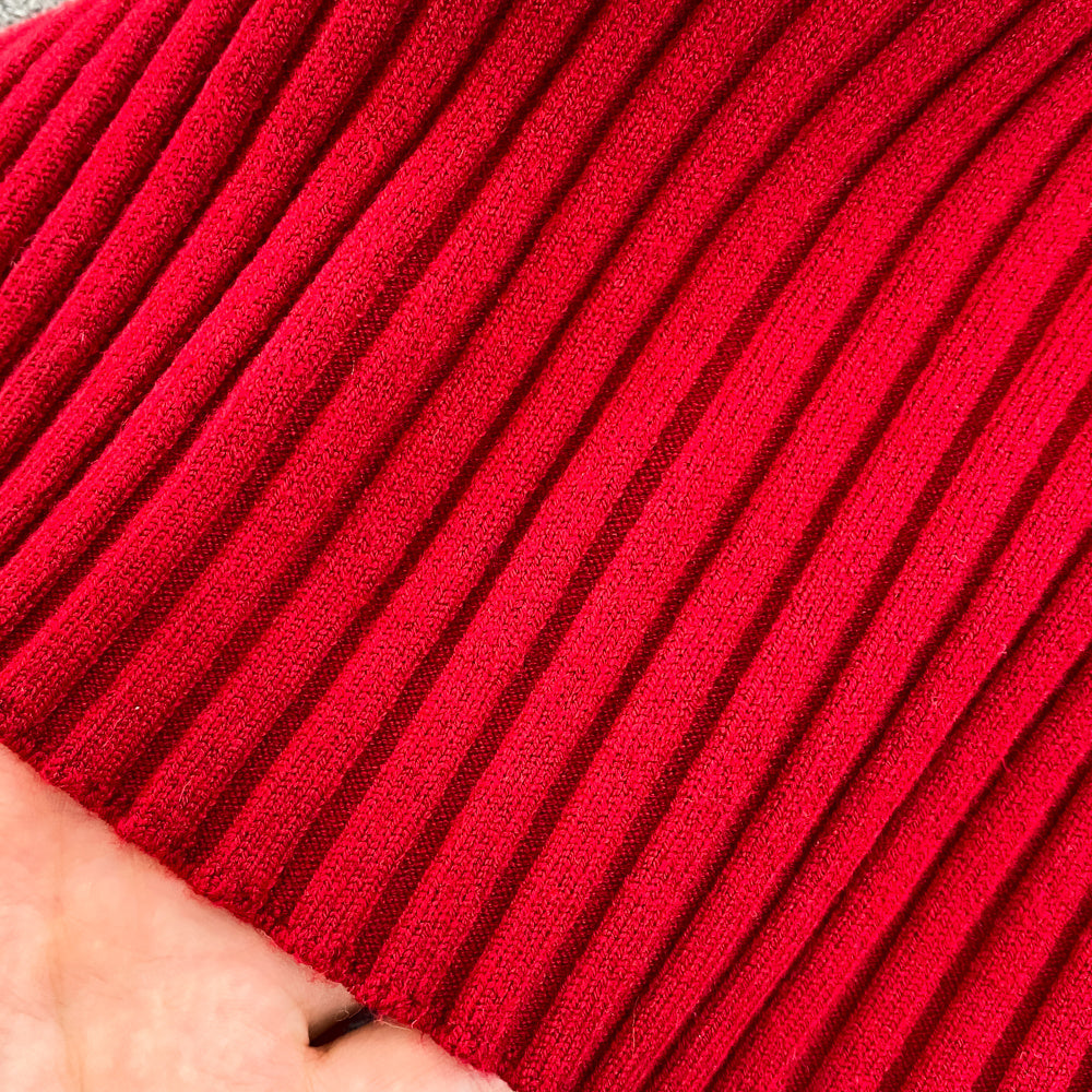 Robe mi-longue en tricot à fines bretelles