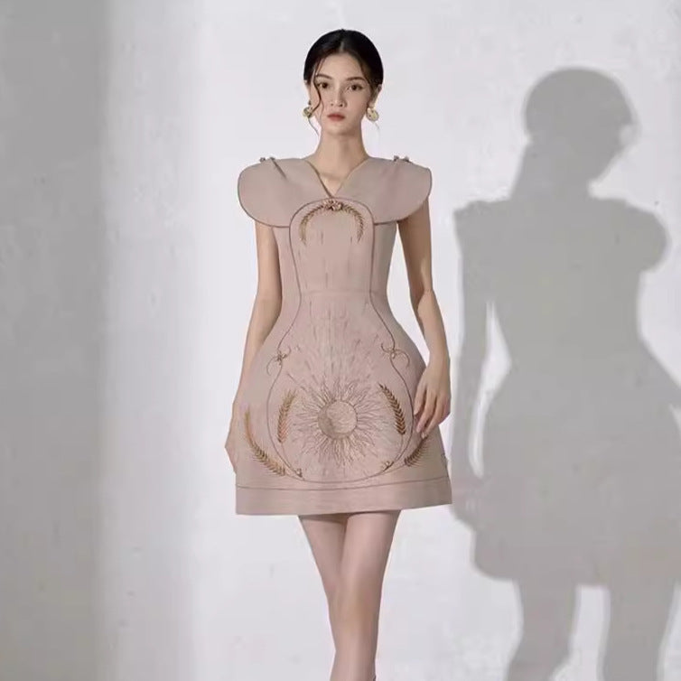 Niche Temperament Embroidered Heavy Work Waist Slimming Dress