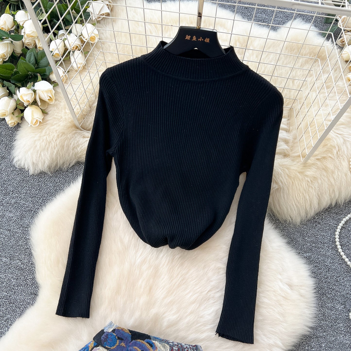 Inner Layer Base Knit Sweater With A Little Bear Jacquard Design High Waist And A Flared Hem