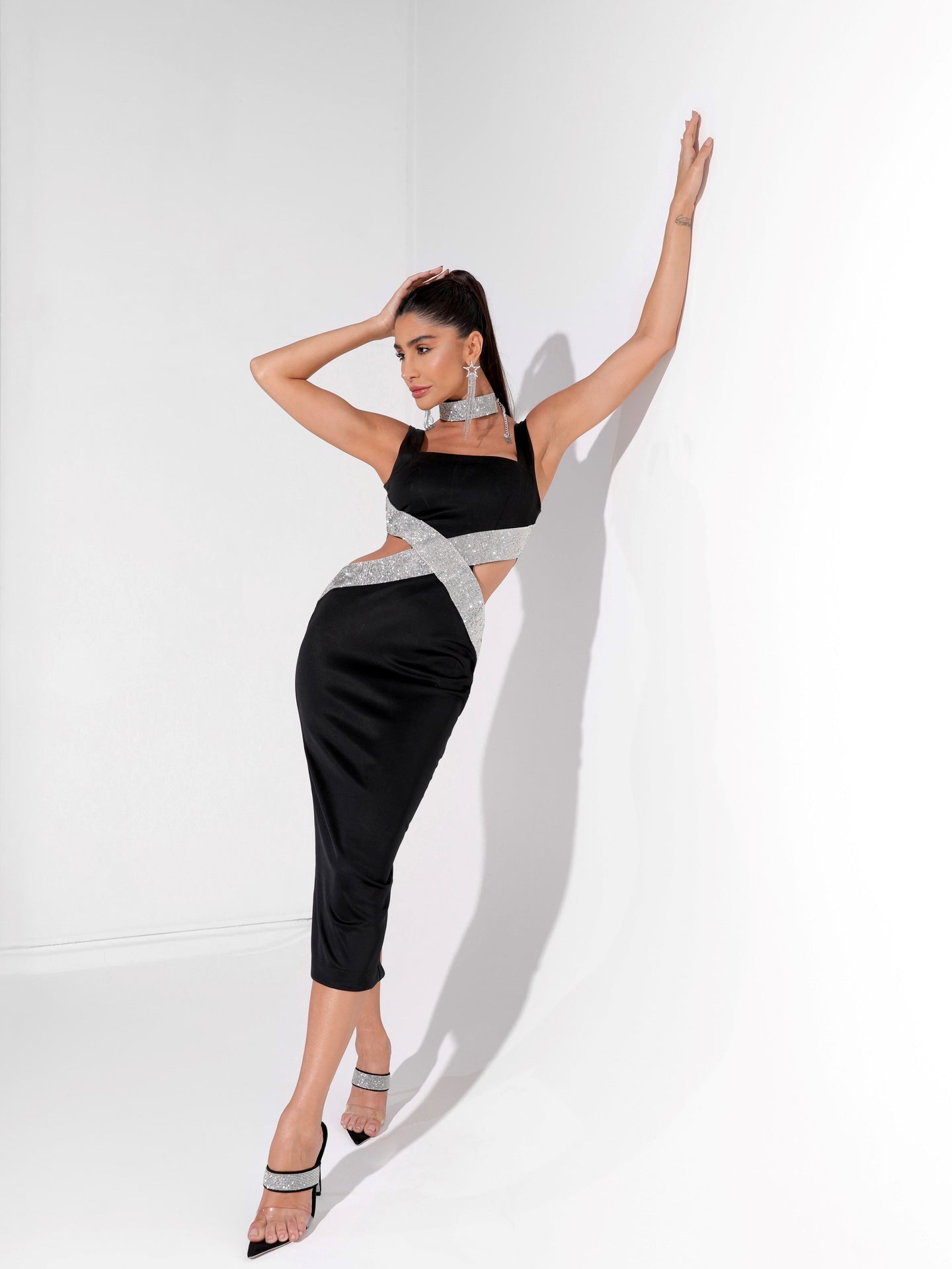 Robe une pièce bandage à col carré tendance