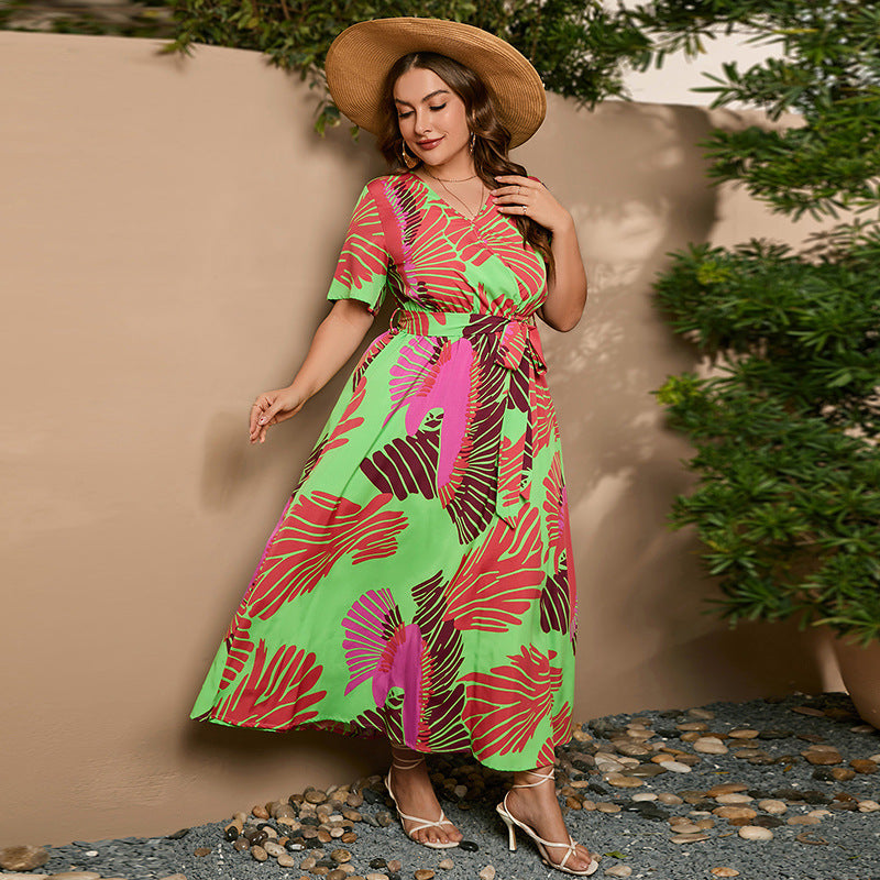 French-style Elegant Plus-size White Ink-wash Floral V-neck Short-sleeve Waist-cinched Maxi Dress