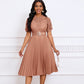 Robe plissée à manches courtes et coutures en dentelle pour femme