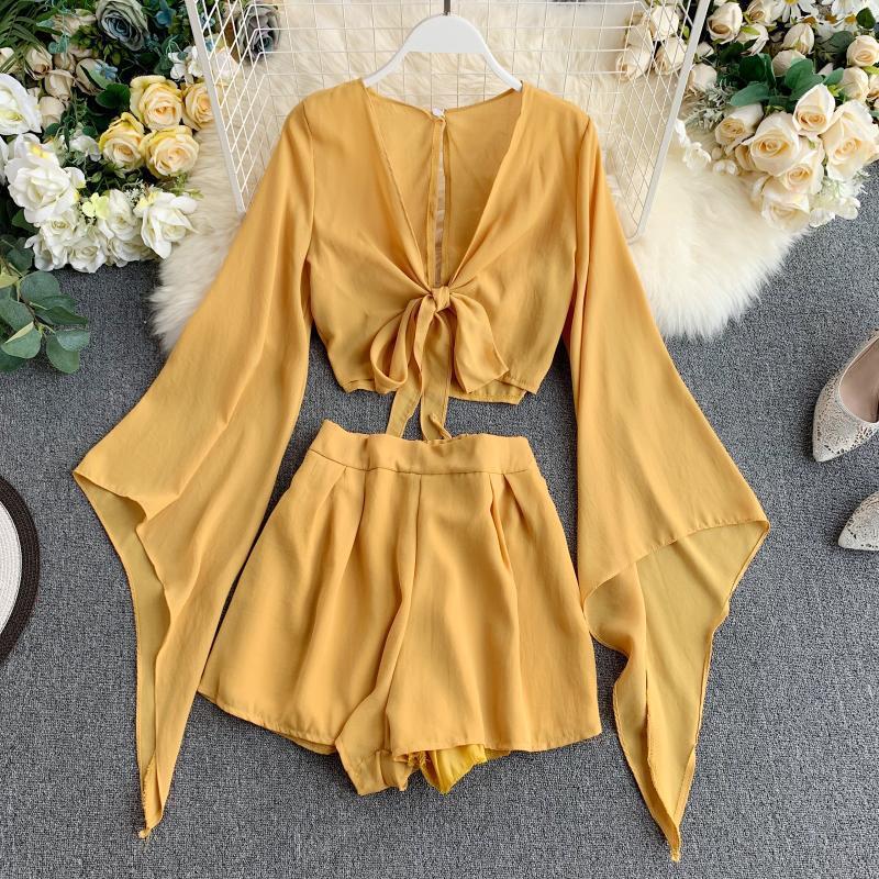 Chemise en mousseline de soie à manches cloche, nouveau design, short taille haute à jambes larges, costume deux pièces de style occidental