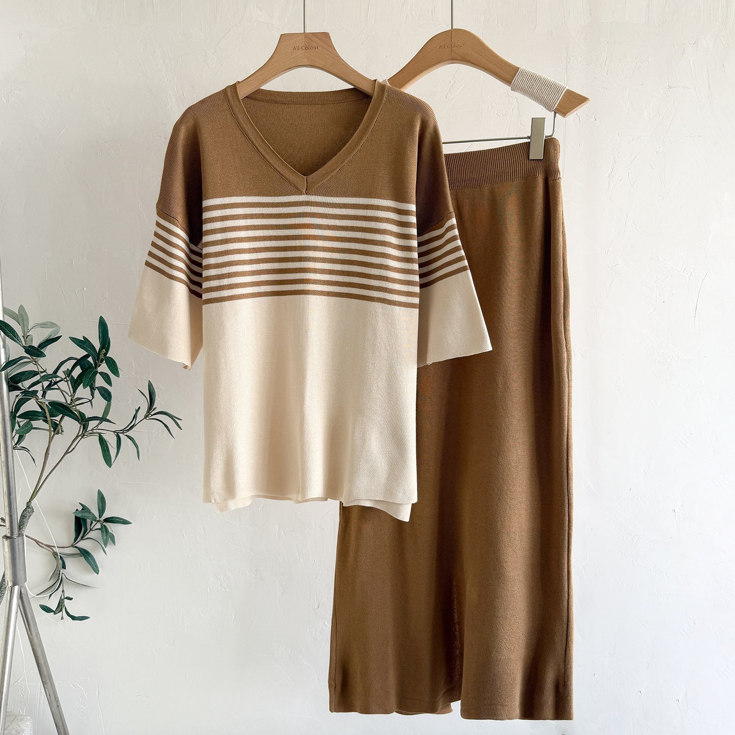 Stylish Striped Short-Sleeve Casual Knit Skirt And Top Two-Piece Set