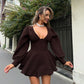 Robe plissée élégante à col en V pour femme