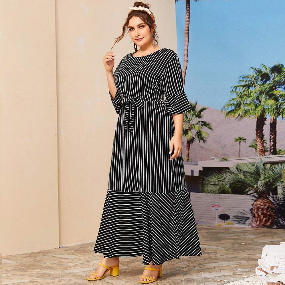 Robe rayée à col rond grande taille