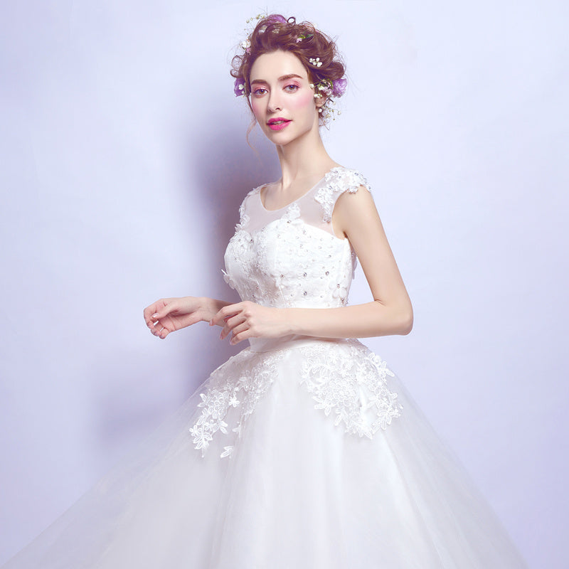 Robe d'anniversaire courte et légère de luxe blanche