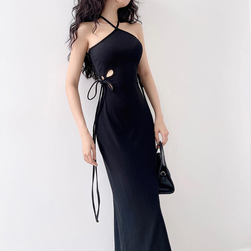 Robe élégante à découpes et dos nu pour femme