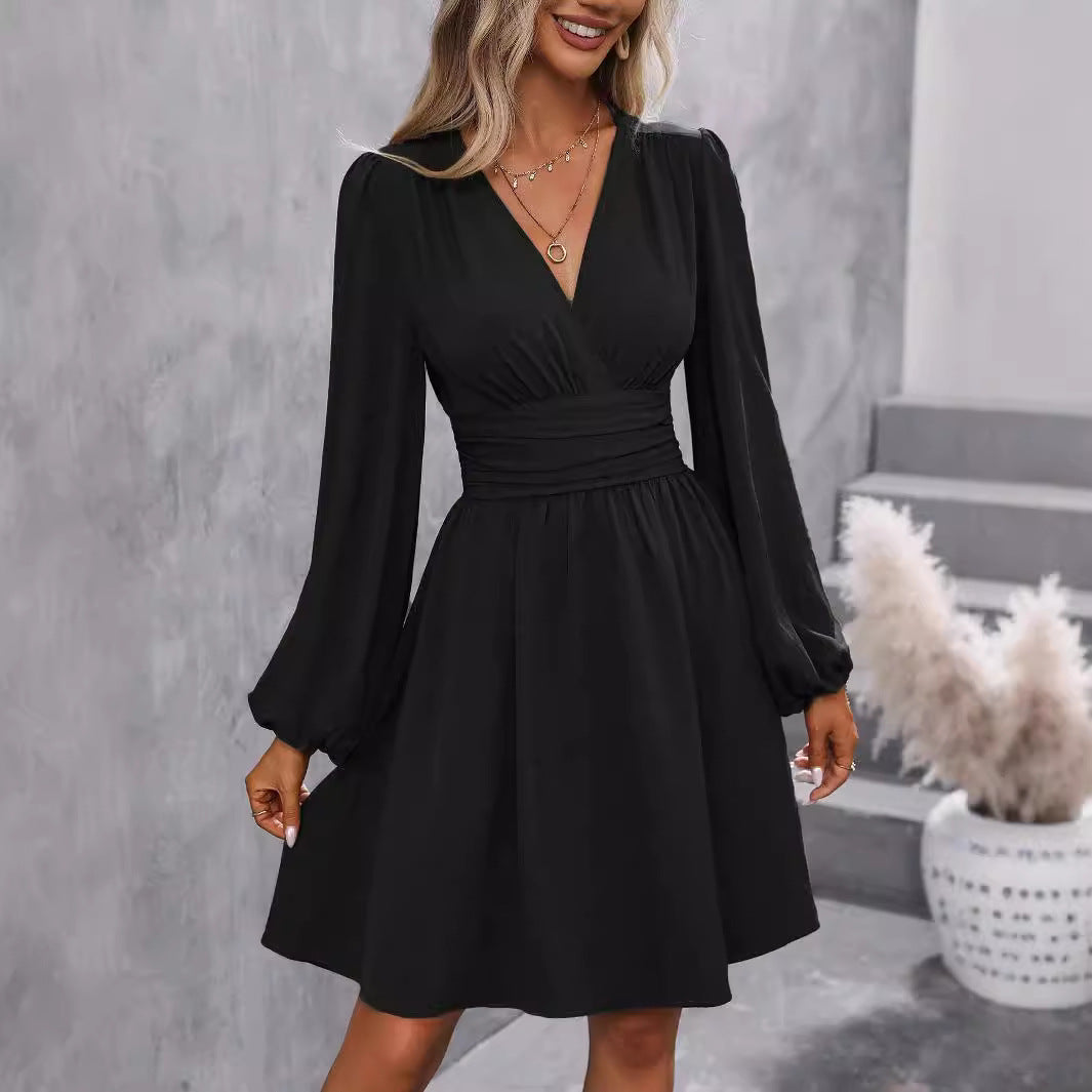 Robe à col diagonal, manches lanternes, taille plissée