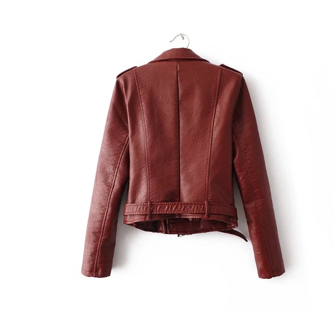 Manteau de vêtements pour femmes d'automne et d'hiver version coréenne de la version coréenne de la veste en cuir pour femmes mode vêtements pour femmes en gros