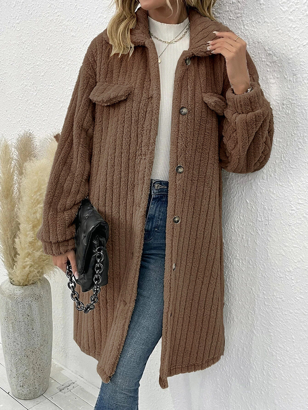 Manteau en laine à manches longues et revers en peluche pour femme