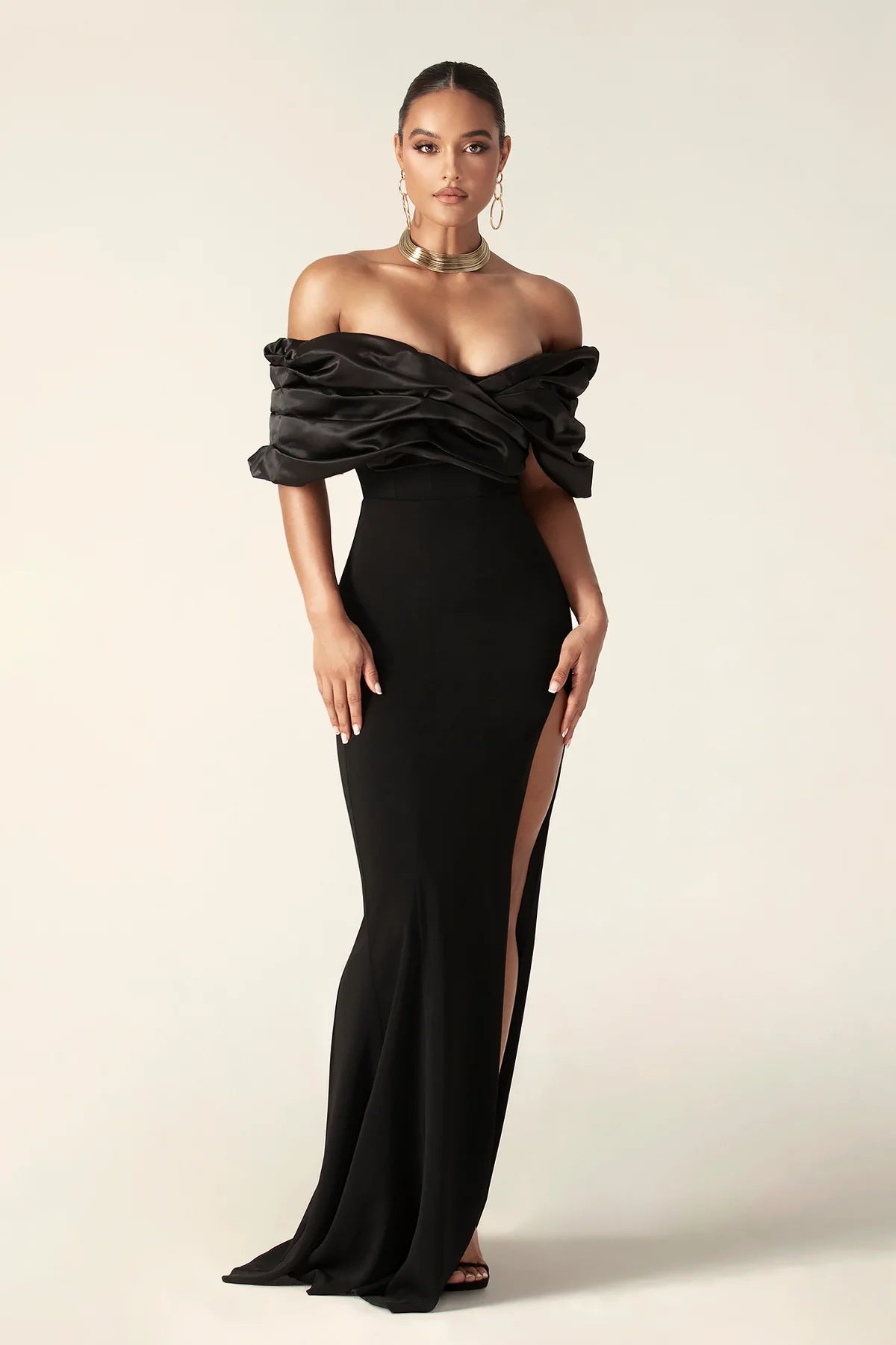 Robe fendue à volants et épaules dénudées pour femme