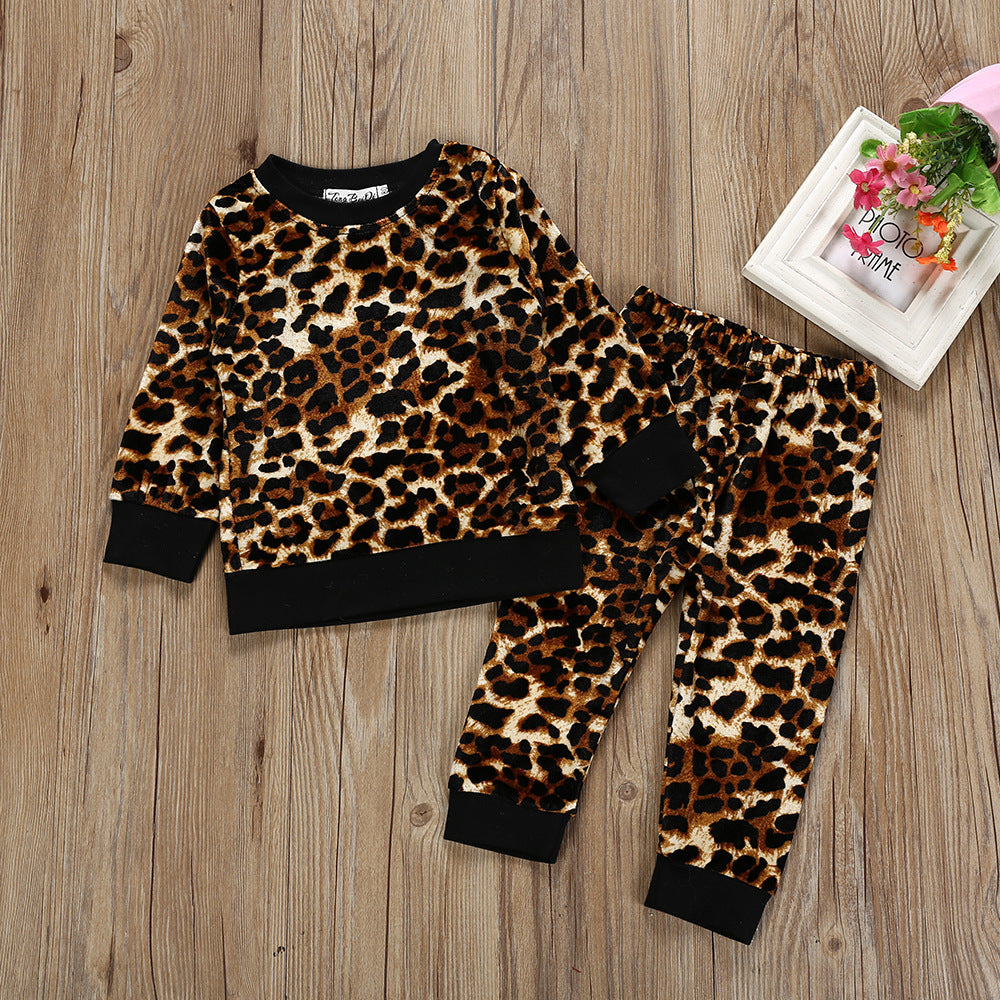 Ensemble deux pièces t-shirt à manches longues et pantalon en velours corail à imprimé léopard