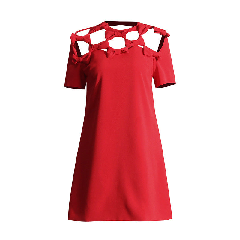 Robe amincissante rouge à motif de nœud creux, style mondain et tendance