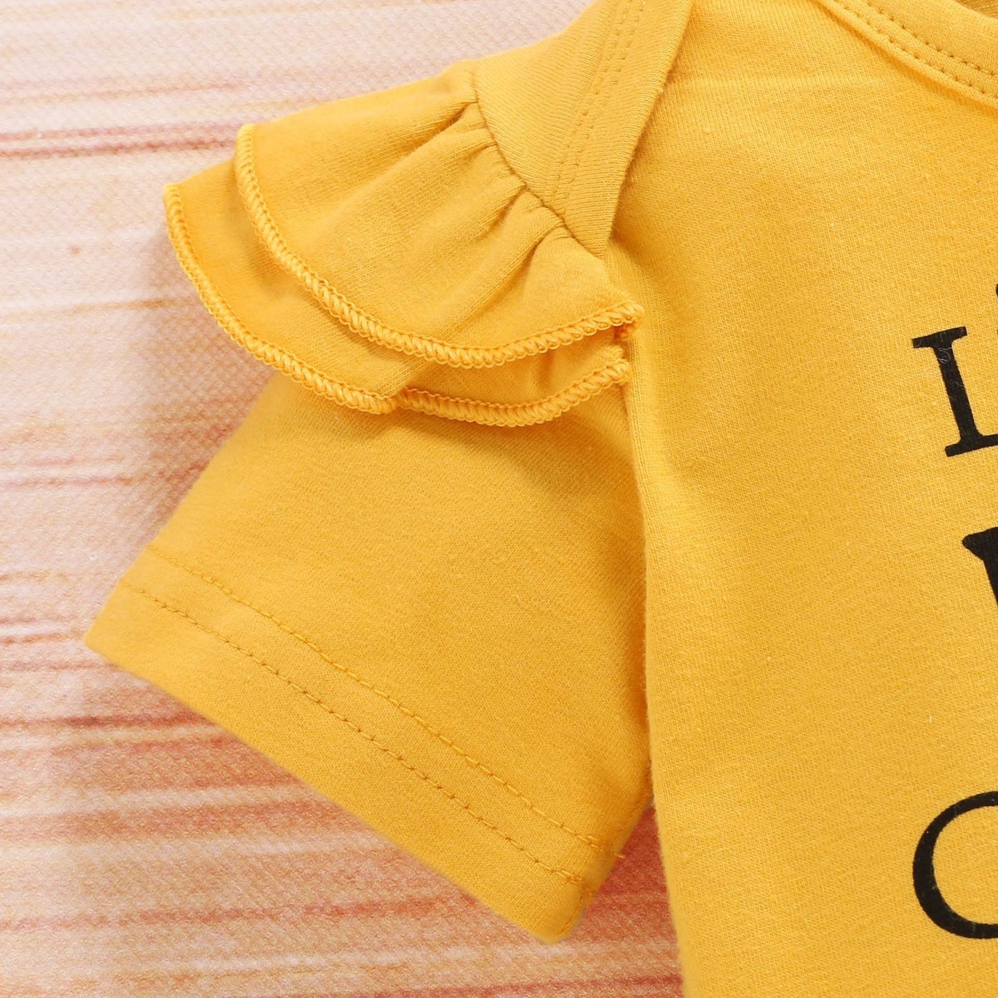 Ensemble trois pièces veste à manches courtes et short tournesol pour bébé