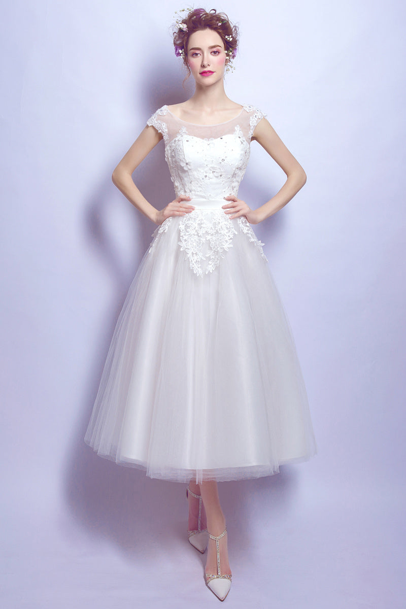 Robe d'anniversaire courte et légère de luxe blanche