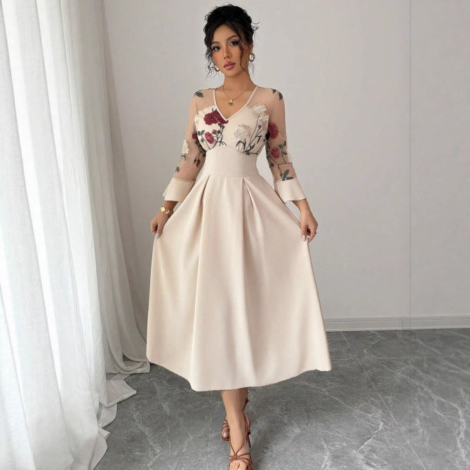 High-end, Exquisitely Crafted Dress Featuring Mesh Patchwork And A Cinched Waistelegant Maxi