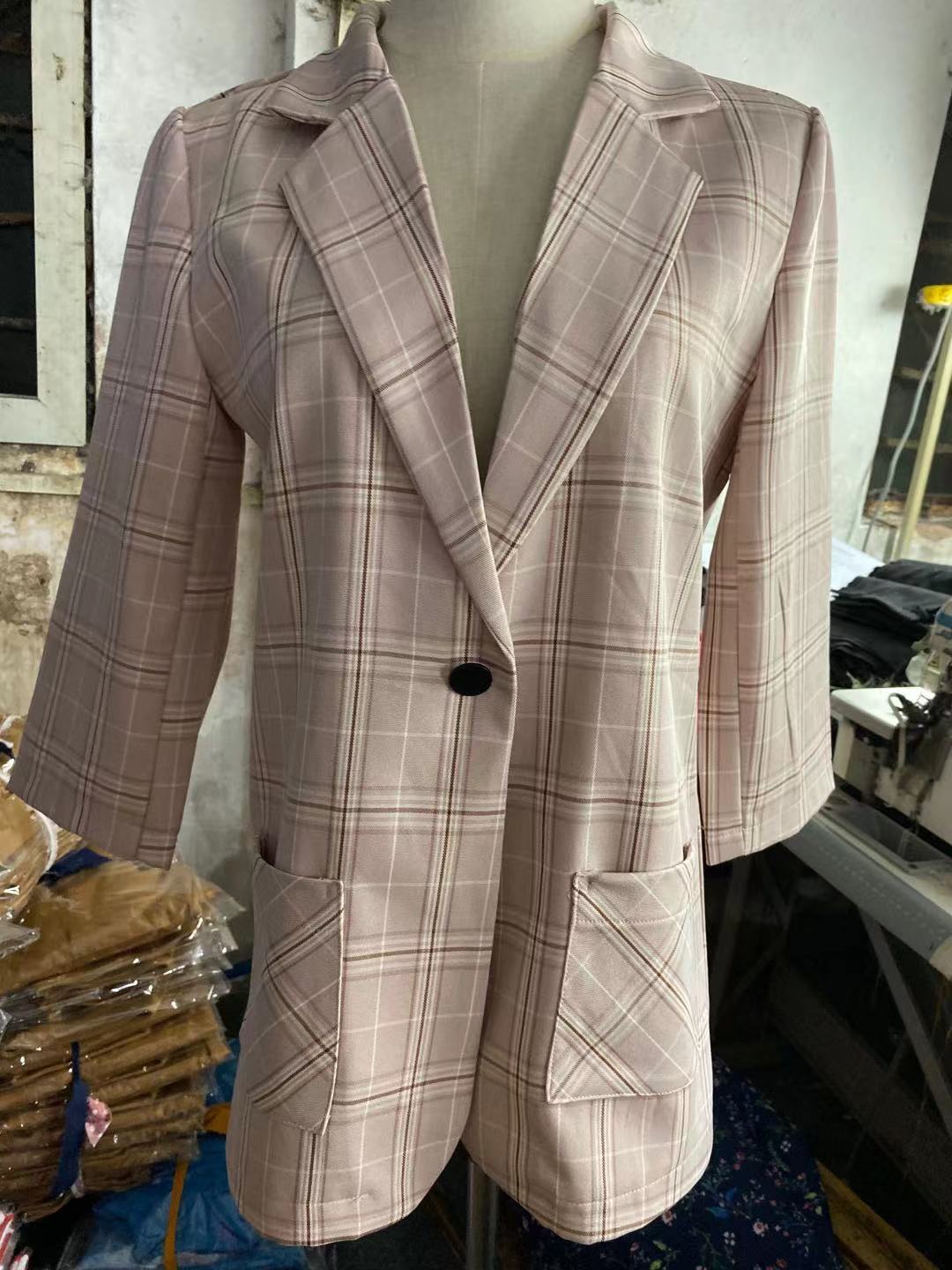 Fashion Plaid Three Quarter Sleeve Small Suit