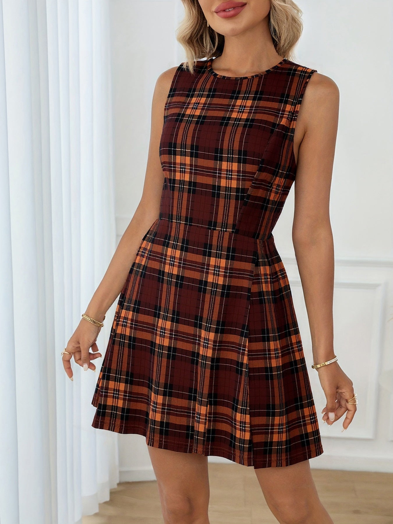 Elegant Red Plaid Sleeveless Crew-Neck Women's Dress
